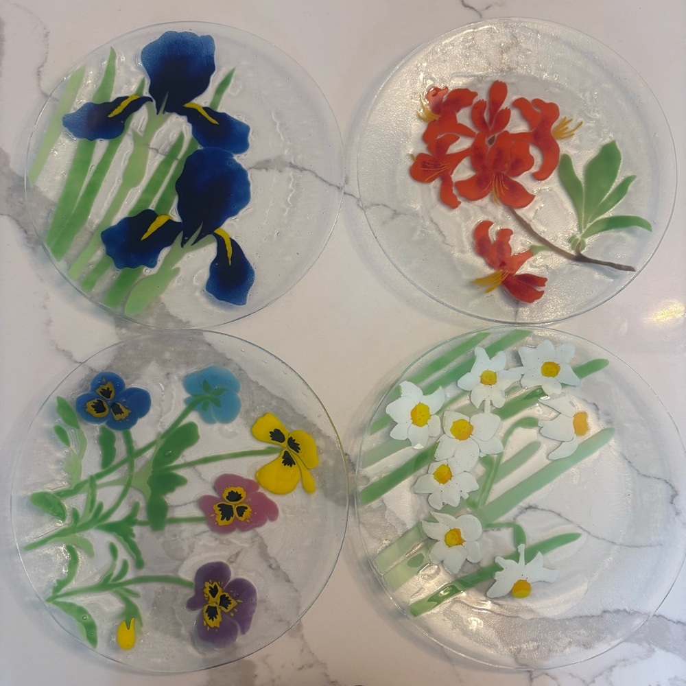 Vintage 80s Fused Glass Flower Art Plates 10.5” Diameter Signed Travis